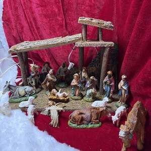Vintage Paper Mache Nativity 22 PC Made in Italy Lighted Crèche Holy Family
